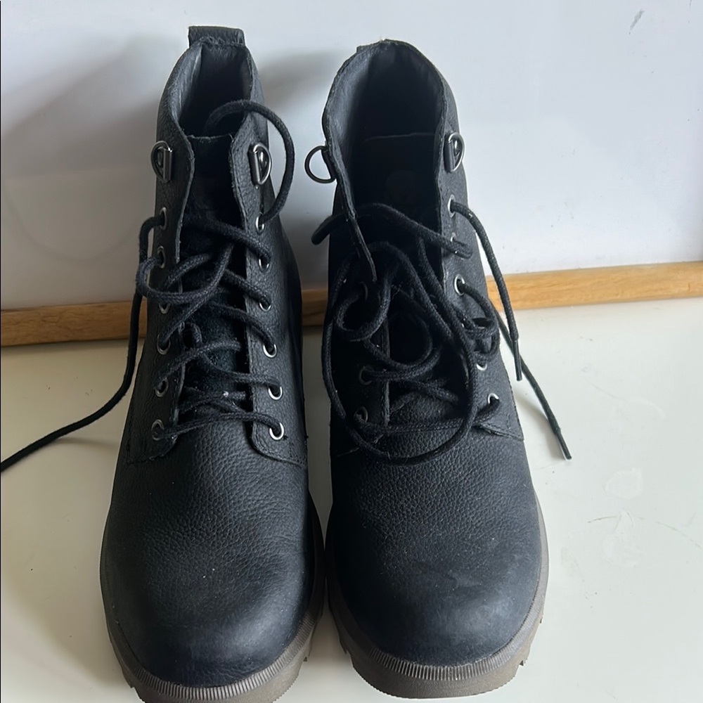 Sorel Black Lace-Up Boots
